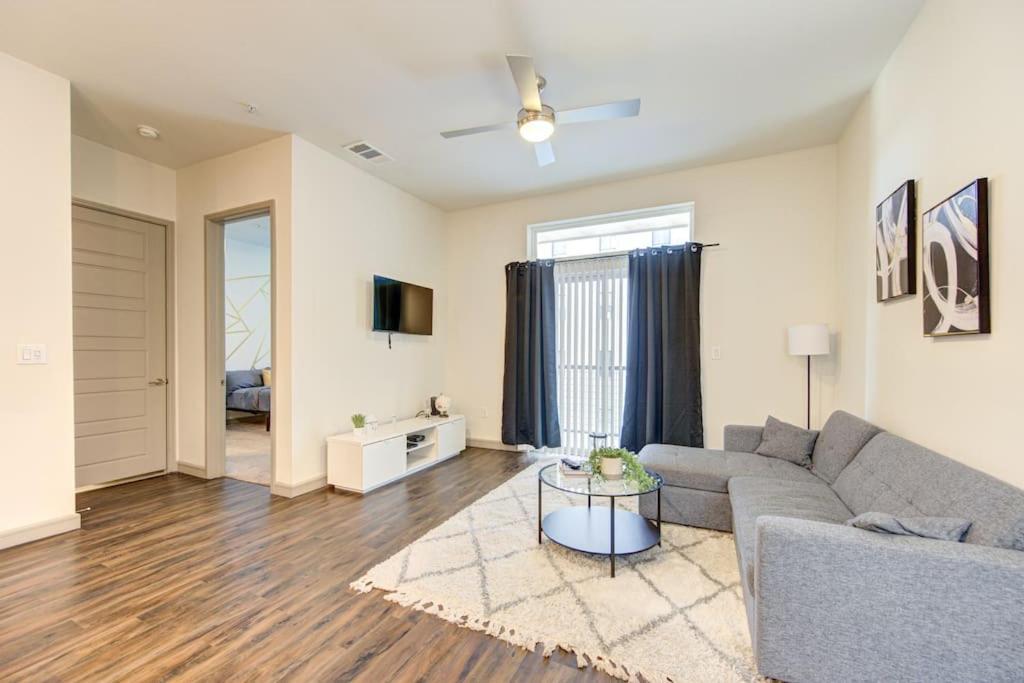 Fancy Apt Downtown. Pool. Gym. Lounge. Pet Ok Houston Eksteriør bilde
