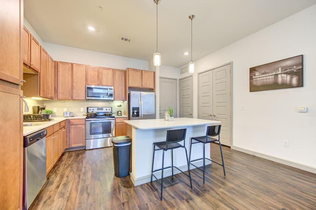 Fancy Apt Downtown. Pool. Gym. Lounge. Pet Ok Houston Eksteriør bilde