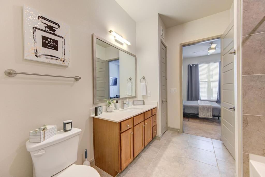Fancy Apt Downtown. Pool. Gym. Lounge. Pet Ok Houston Eksteriør bilde