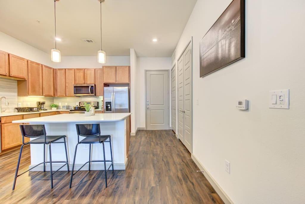 Fancy Apt Downtown. Pool. Gym. Lounge. Pet Ok Houston Eksteriør bilde