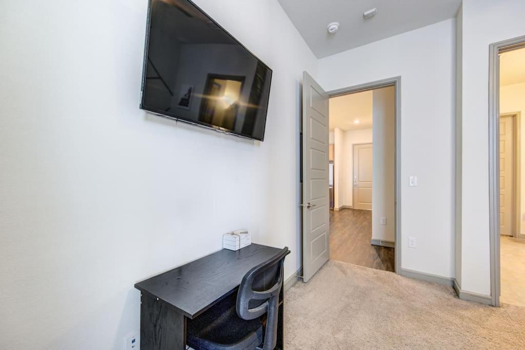 Fancy Apt Downtown. Pool. Gym. Lounge. Pet Ok Houston Eksteriør bilde