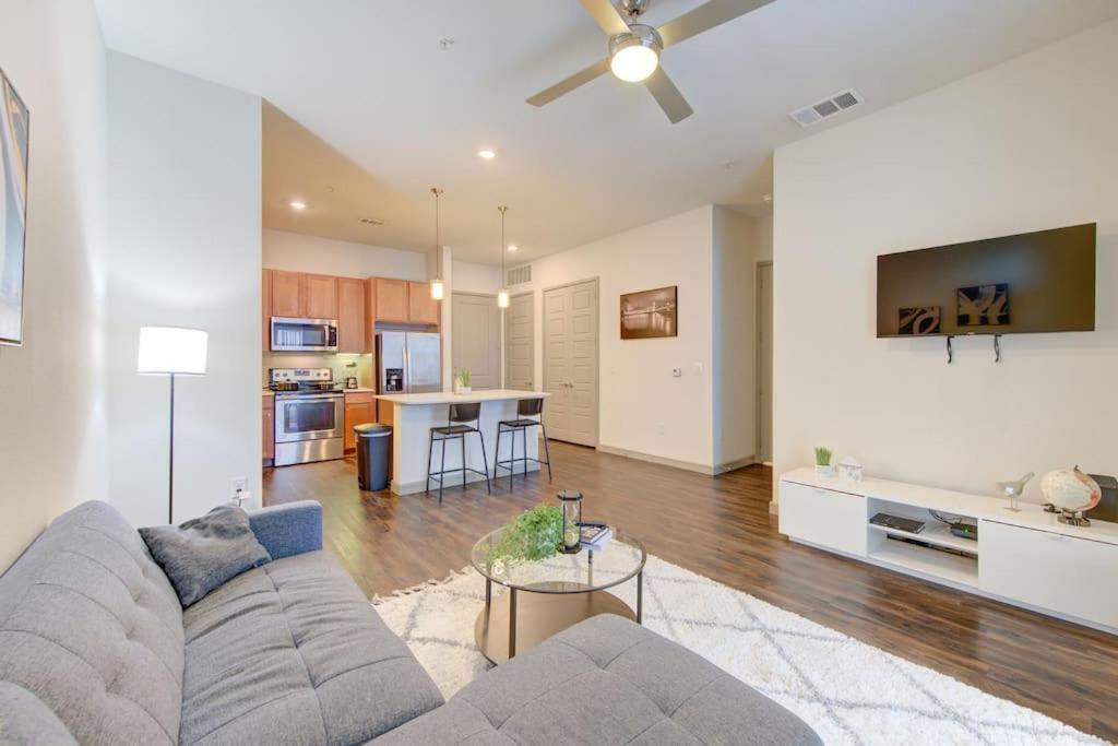 Fancy Apt Downtown. Pool. Gym. Lounge. Pet Ok Houston Eksteriør bilde