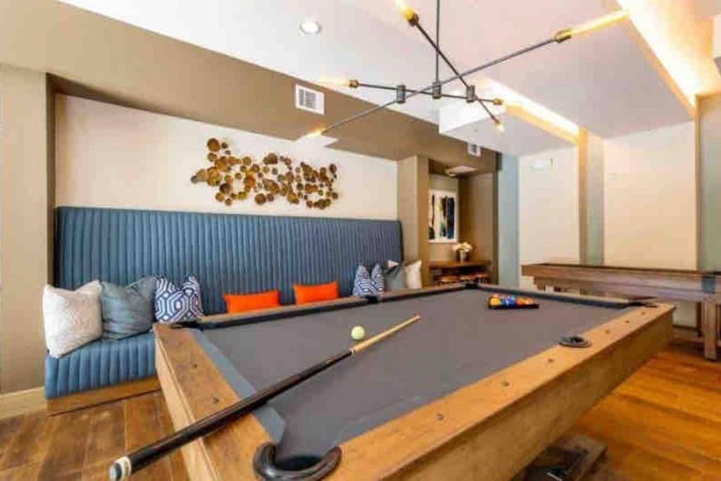 Fancy Apt Downtown. Pool. Gym. Lounge. Pet Ok Houston Eksteriør bilde