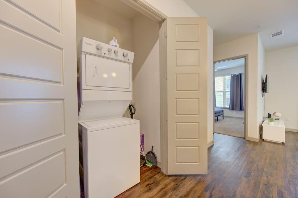 Fancy Apt Downtown. Pool. Gym. Lounge. Pet Ok Houston Eksteriør bilde